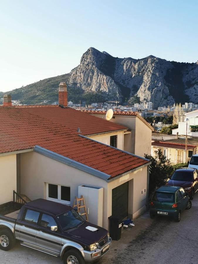 Apartment Vista Omis Bagian luar foto